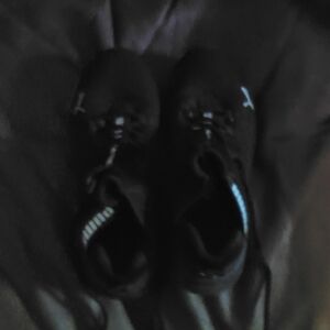 Black, size Eight, Puma shoes.
